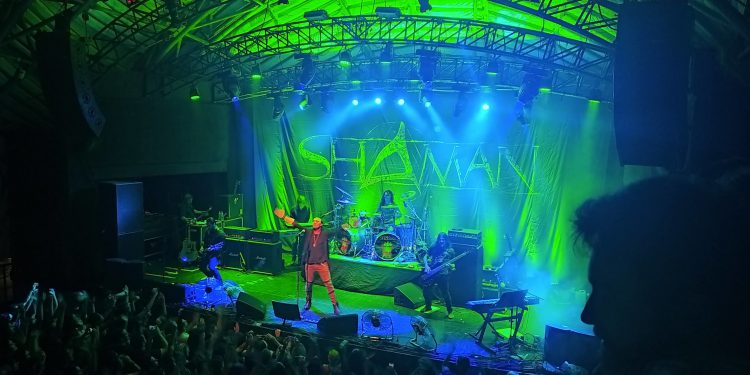 De volta a ativa Shaman Marca o retorno em show no Circo Voador
