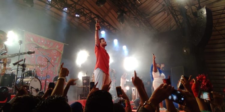 Finzinho de carnaval com gosto de coração partido  no Circo Voador com Jão