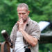 Michael Rooker, de The Walking Dead conta que “ninguém recebeu dinheiro nas primeiras temporadas”
