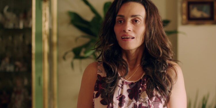 GLOBO FILMES REALIZA LIVE COM SUZANA PIRES SOBRE O LONGA ‘DE PERTO ELA NÃO É NORMAL’