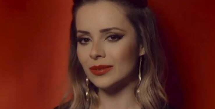 SANDY CANTA “LEALDADE CORAGEM VERDADE” DO FILME MULAN