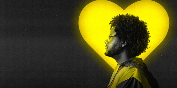 Emicida oferece abraço coletivo por meio do lançamento de AmarElo – Ao Vivo, que chega em todas plataformas de streaming de áudio e na Netflix