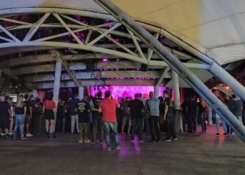 Já pensou em acordar e a trilha sonora do seu dia ser um show intimista do Circo na telinha?