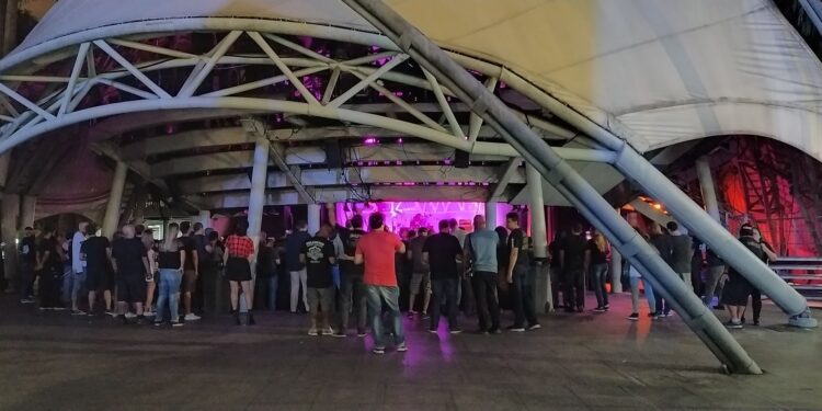 Já pensou em acordar e a trilha sonora do seu dia ser um show intimista do Circo na telinha?