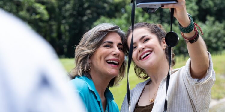 Desapega! : Confira primeira imagem do filme