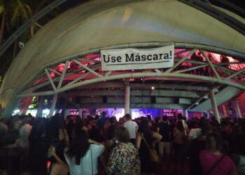 Final de semana de shows esgotados com a banda   Paralamas do Sucesso