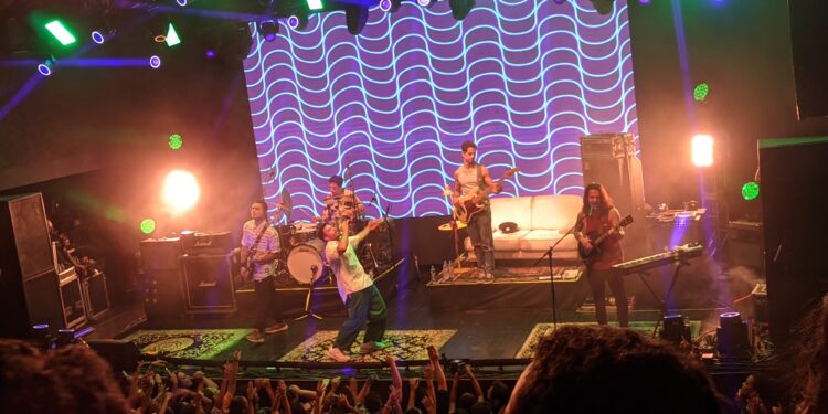 Com casa cheia e segunda data esgotada Lagum encerra primeira noite de apresentação no Circo Voador