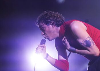 Paulinho Moska apresenta no Circo Voador turnê “Beleza e medo”
