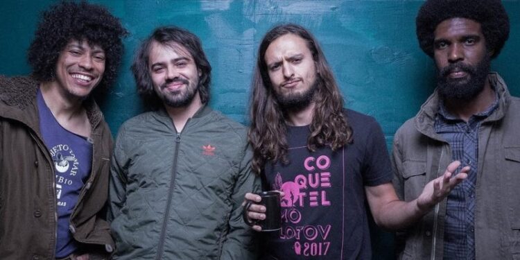 Goianos da banda Boogarins chegam a lona do Circo Voador neste final de semana