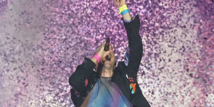 Acessibilidade Rock in Rio: Coldplay interage com público em Libras