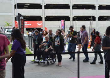 Acessibilidade CCXP:  Vivenciando o épico sendo PCD