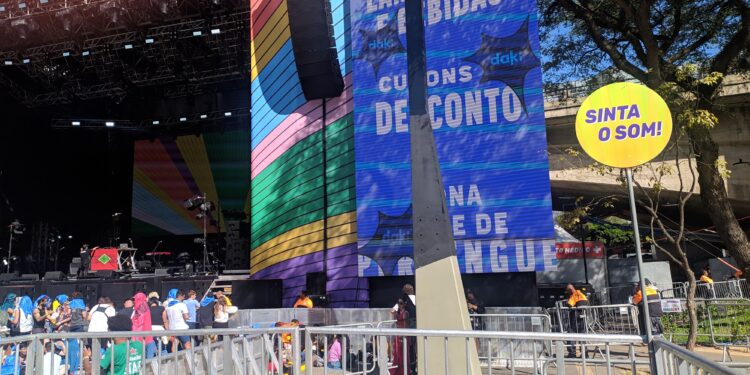 Acessibilidade Mita 2023 SP: Inclusão Sonora para Pessoas com Autismo – Fones Abafadores como Recurso de Acessibilidade