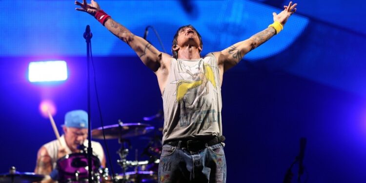 Red Hot Chili Peppers: Música, Energia e Acessibilidade em Destaque no Show no Estádio Nilton Santos