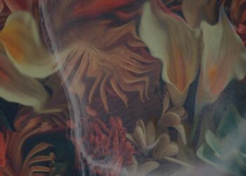 Dora Sanches Empodera Vítimas de Relacionamentos Abusivos com o Single “Bomba Relógio”