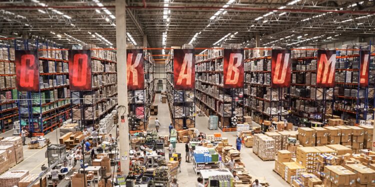 KaBuM! Bate Recorde na Black Friday 2023: Vendas Equivalentes a 10 Torres Eiffel de PS5 e Crescimento de 26% em Relação ao Ano Anterior