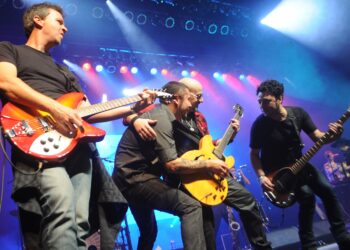 Amizade e Rock: Biquini e Nenhum de Nós no Qualistage