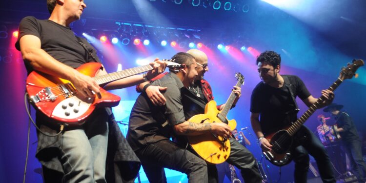 Amizade e Rock: Biquini e Nenhum de Nós no Qualistage