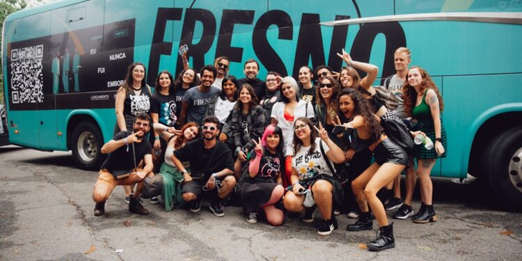 Fresno Surpreende Fãs no Lollapalooza Brasil com Experiência Inovadora de Carona