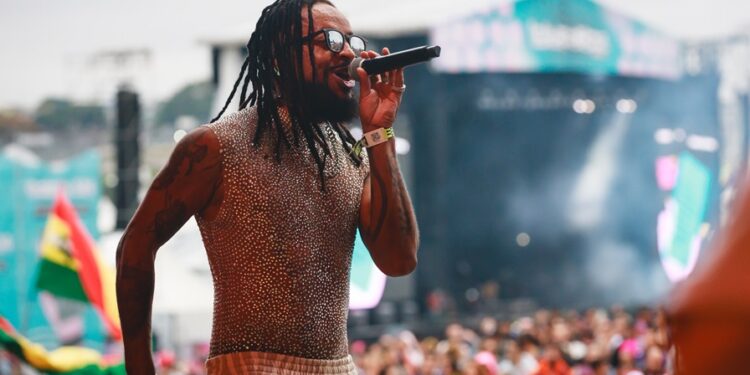 Rael Brilha no Lollapalooza Brasil com #Raelpalooza: Uma Celebração da Cultura Negra e do Rap Brasileiro