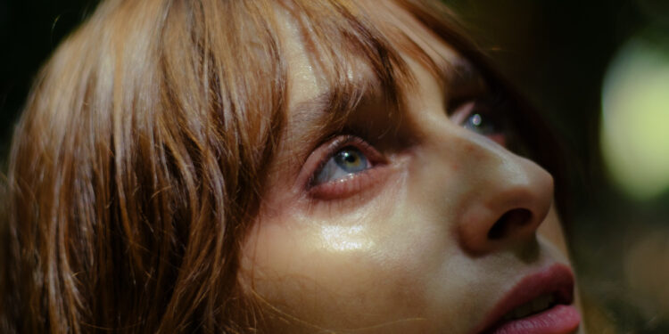 NAY PORTTELA e REB: Uma Colaboração Multicultural em ‘Todas as coisas / Toutes les choses’