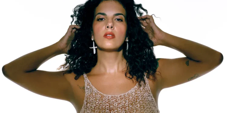 Céu leva turnê do novo álbum Novela ao Rio de Janeiro com convidados especiais