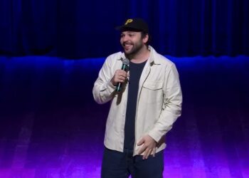 Raphael Ghanem se apresenta no Qualistage com seu show de stand-up “Se é que você me entende”