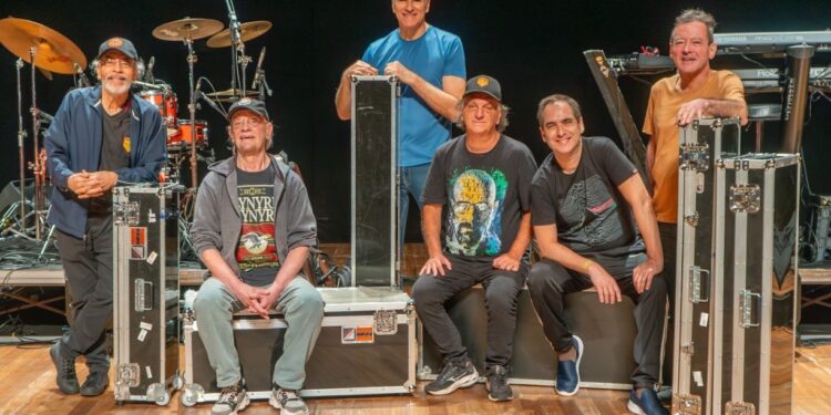 The Fevers Celebram 60 Anos de Sucesso com Turnê Nacional