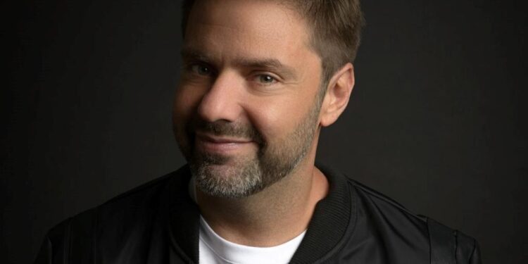 Fábio Rabin é atração do Festival Humor Contra-Ataca – Vol. 2 no dia 7 de fevereiro, no Qualistage