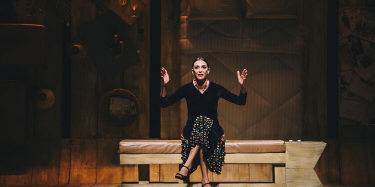 Mônica Martelli traz o sucesso “Minha Vida em Marte” para apresentação única no Qualistage