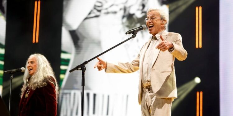 Maria Bethânia e Caetano Veloso anunciam nova data no Rio de Janeiro e show extra em Salvador