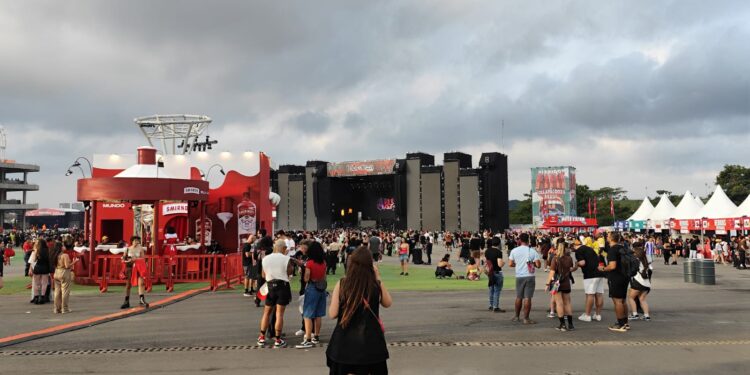 Libras no Lollapalooza 2025: Confira como está sendo realizado o serviço no festival