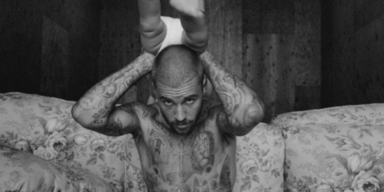 Justin Bieber Retorna com “SWAG”, Álbum Pessoal que Explora uma Nova Sonoridade