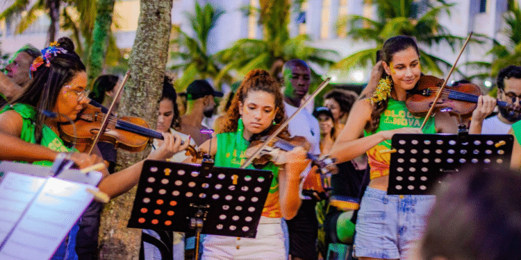 Nova Orquestra celebra 40 anos de Axé com turnê inédita no Brasil