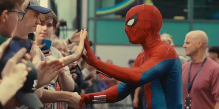 Gravações de Homem-Aranha: Um Novo Dia estão paralisadas, mas a produção segue a todo vapor nos bastidores.