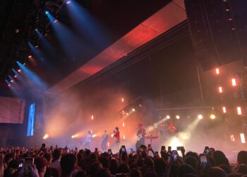 Lagum Pinta o Qualistage com “As Cores, As Curvas e as Dores do Mundo” em Espetáculo de Reinvenção e Profundidade