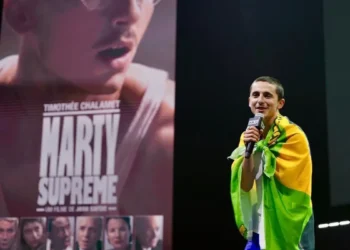 De ‘Cidade de Deus’ ao Ping-Pong: Timothée Chalamet e Josh Safdie detalham ‘Marty Supreme’ na CCXP25