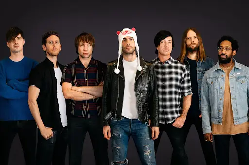Faltando menos de 20 dias para a banda Maroon 5 chegar ao Brasil relembre alguns de seus sucessos em novelas brasileiras