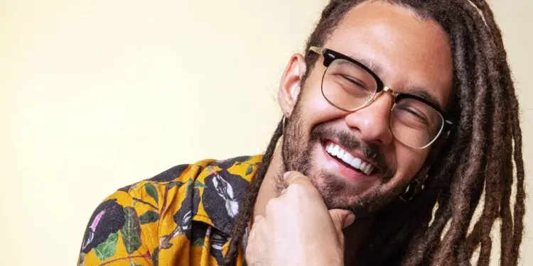Com Atitude 67, Gabriel Elias anuncia single e novas participações em álbum