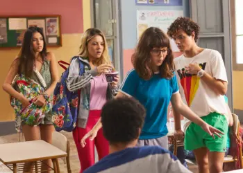 Confissões de uma garota excluída, filme baseado em best-seller da escritora thalita rebouças, estreia em 22 de setembro