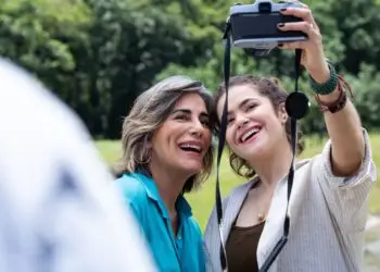 Desapega! : Confira primeira imagem do filme