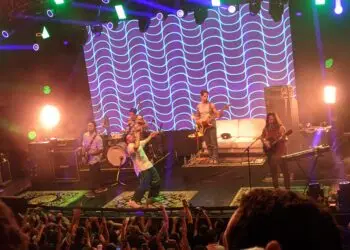 Com casa cheia e segunda data esgotada Lagum encerra primeira noite de apresentação no Circo Voador