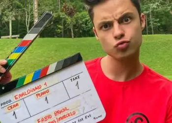 Enaldinho leva “Enaldinho e o Mistério da Lagoa” das telas do YouTube para as salas da Cinemark.