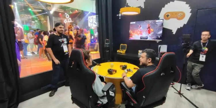 Gabriel Neves Polli Brilha no Estande do SBT Games na Brasil Game Show