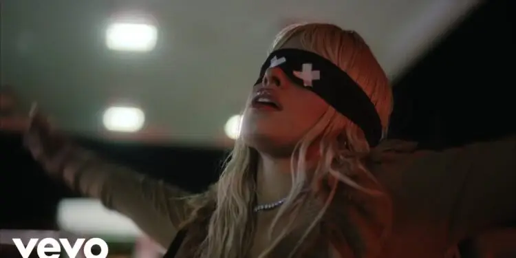 Camila Cabello Lança Single “I LUV IT” em Parceria com Playboi Carti: Uma Explosão de Pop Digital e Emoção