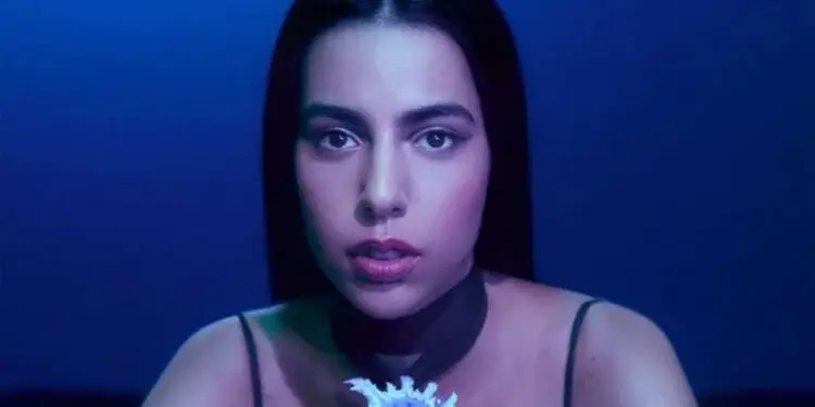 Marina Sena Lança Versão Acústica de “Mande um Sinal” e Inaugura Nova Fase Artística