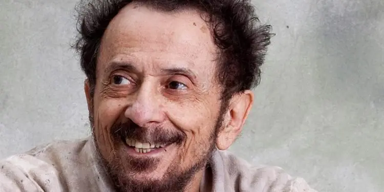 O mestre está de volta! Tom Zé retorna ao Circo Voador para show imperdível