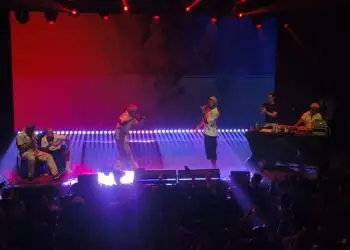 De volta ao Circo Voador, Yago Opróprio entrega show vibrante e cheio de conexão com o público